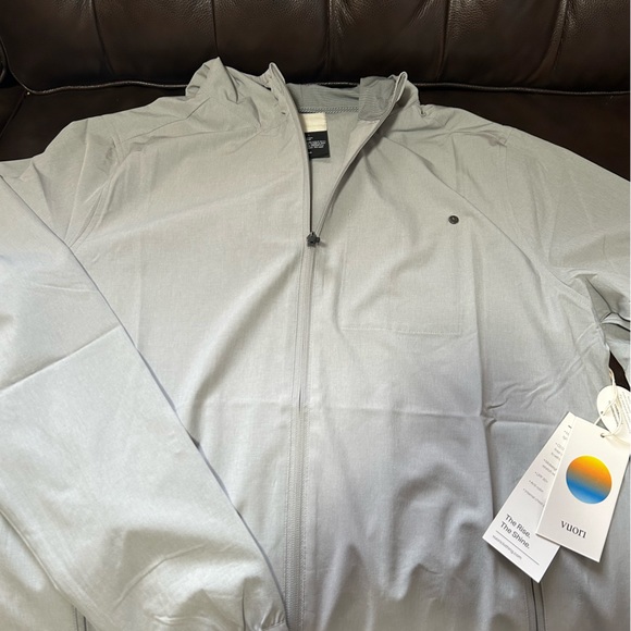 Vuori Other - Brand new Vuori outdoor trainer shell platinum linen texture zip up hoodie L